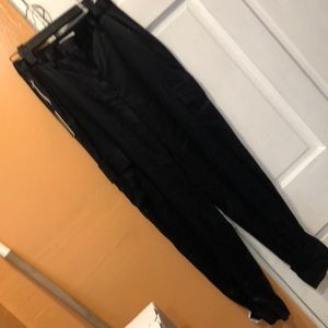 Details title women pant size 2 Babaton